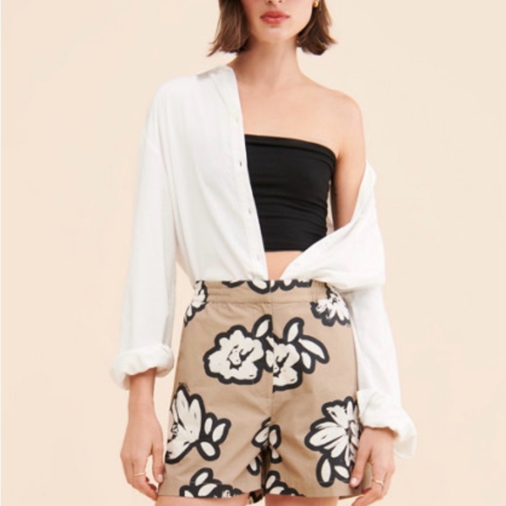 Durov kapoor Floral Tan Women's Shorts, size small, drawstring elastic waist